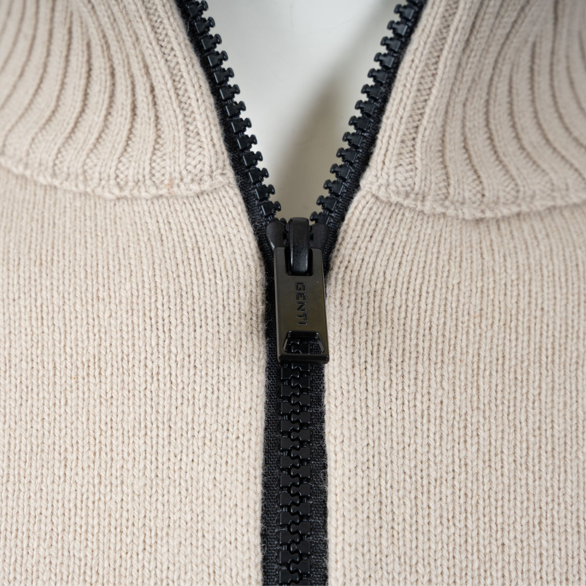 Genti Gebreide Trui met Rits Beige | RWS Wool