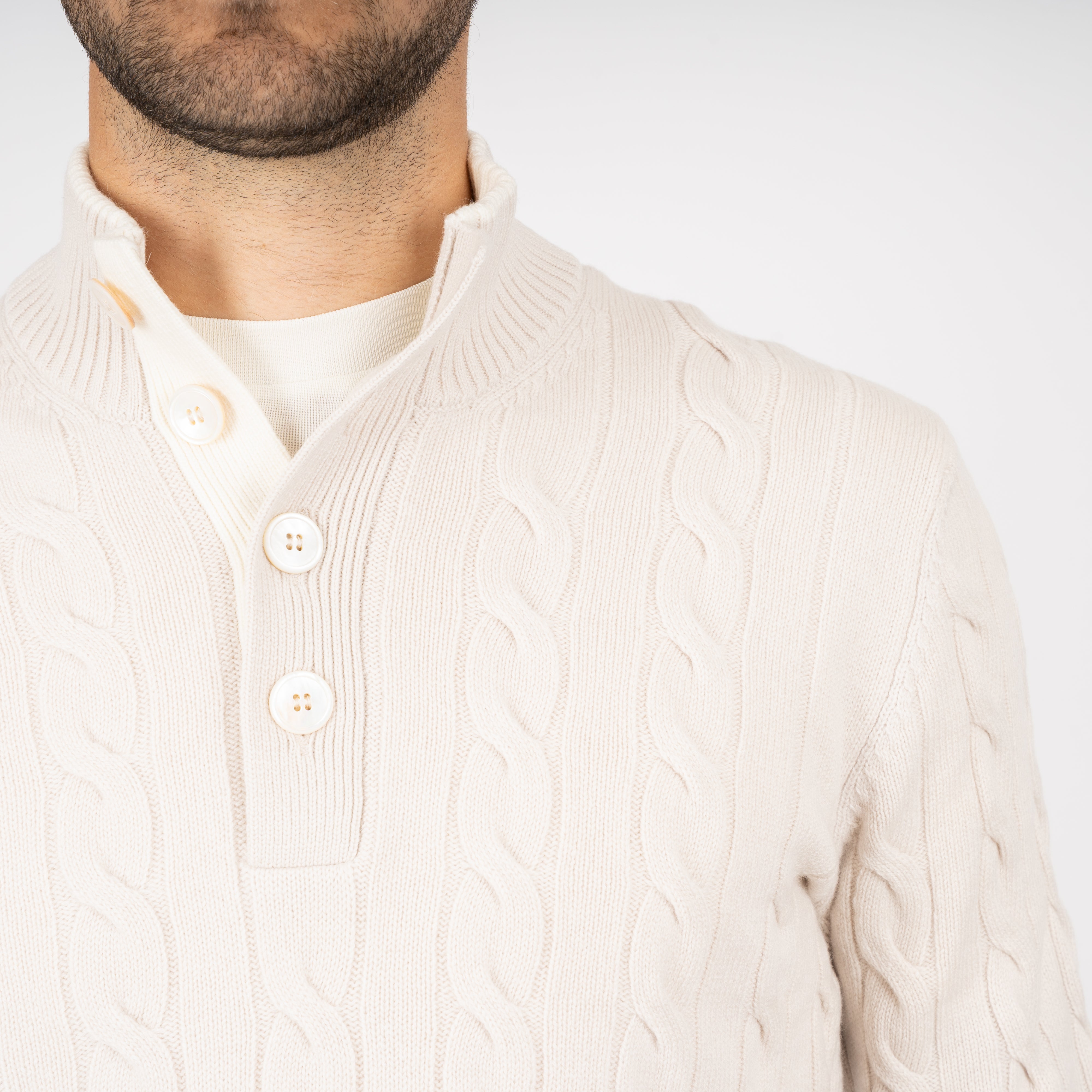 Gran Sasso Gebreide Kabeltrui met Knopenlijst Crème | Cashmere Lana