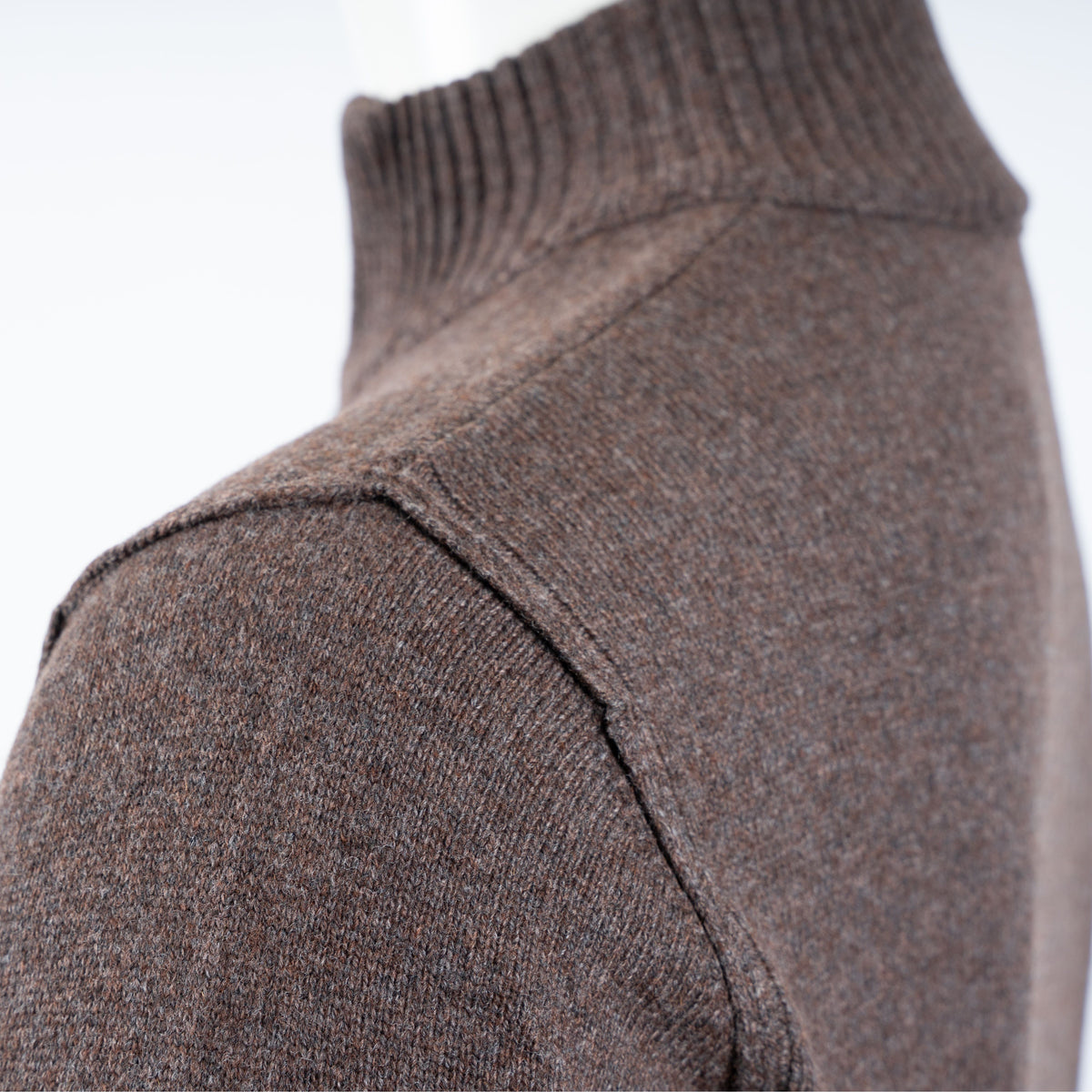 Genti Gebreide Trui met Rits Bruin | RWS Wool