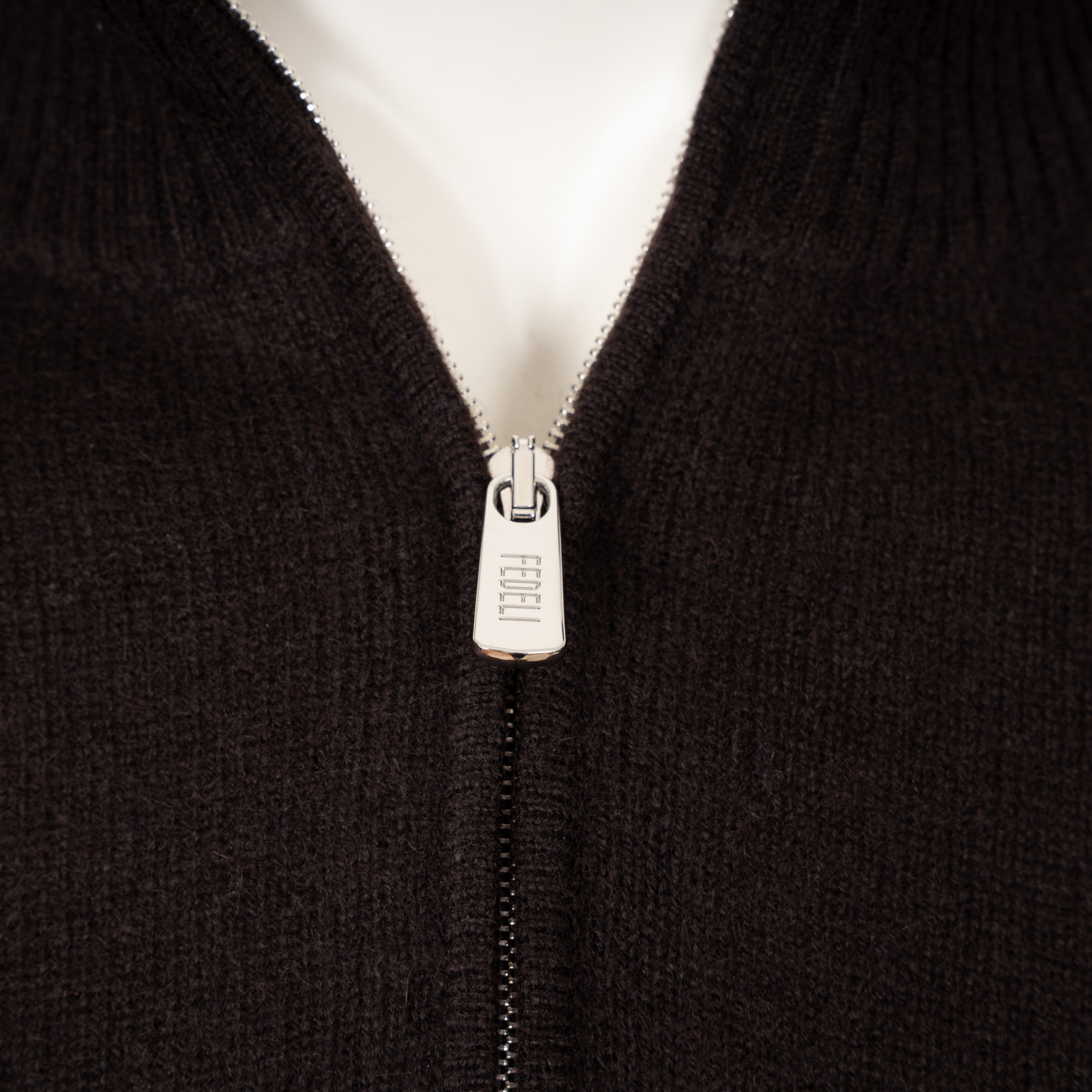 Fedeli Gebreide Trui met Rits Bruin | Favonio Persia Cashmere