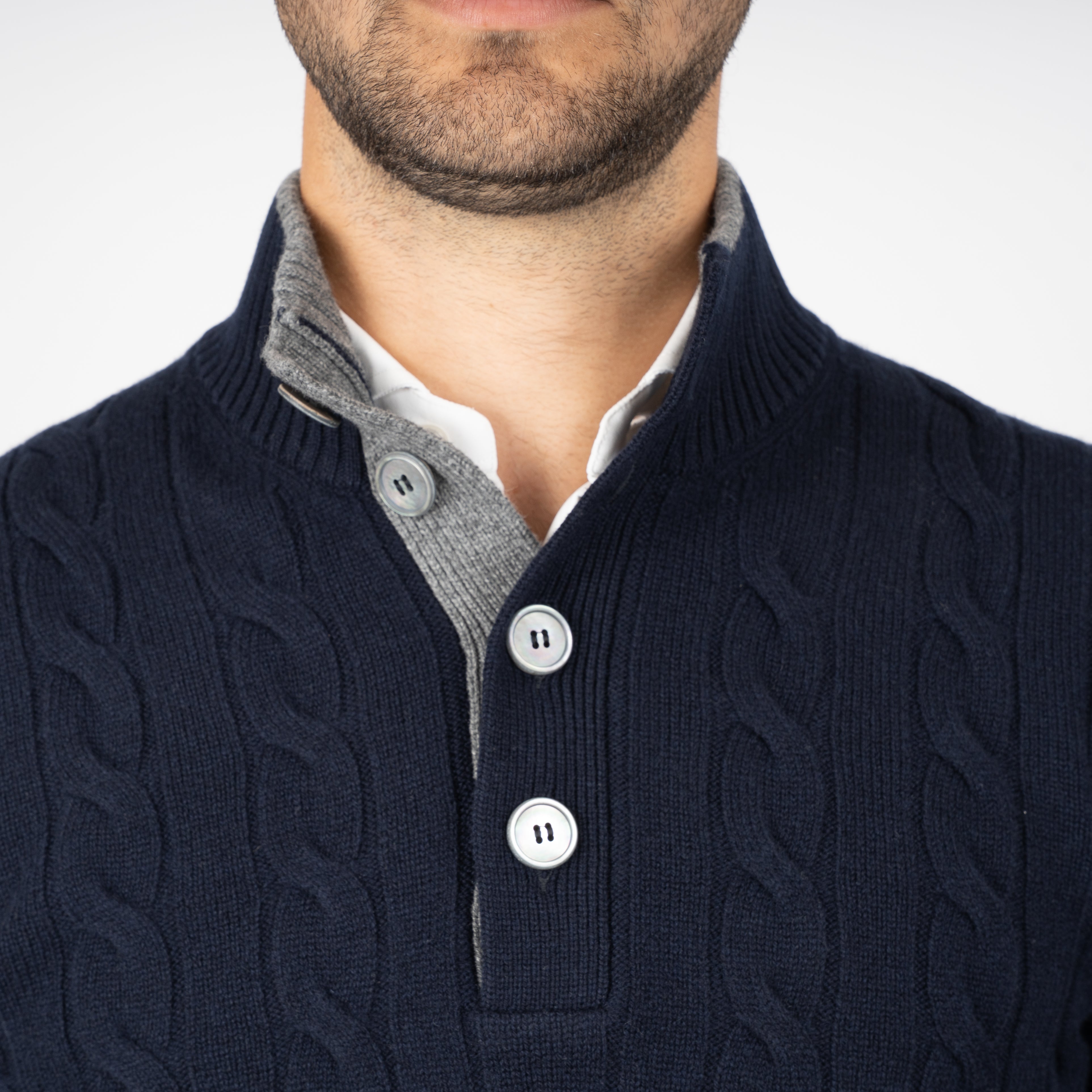Gran Sasso Gebreide Kabeltrui met Knopenlijst Blauw | Cashmere Lana
