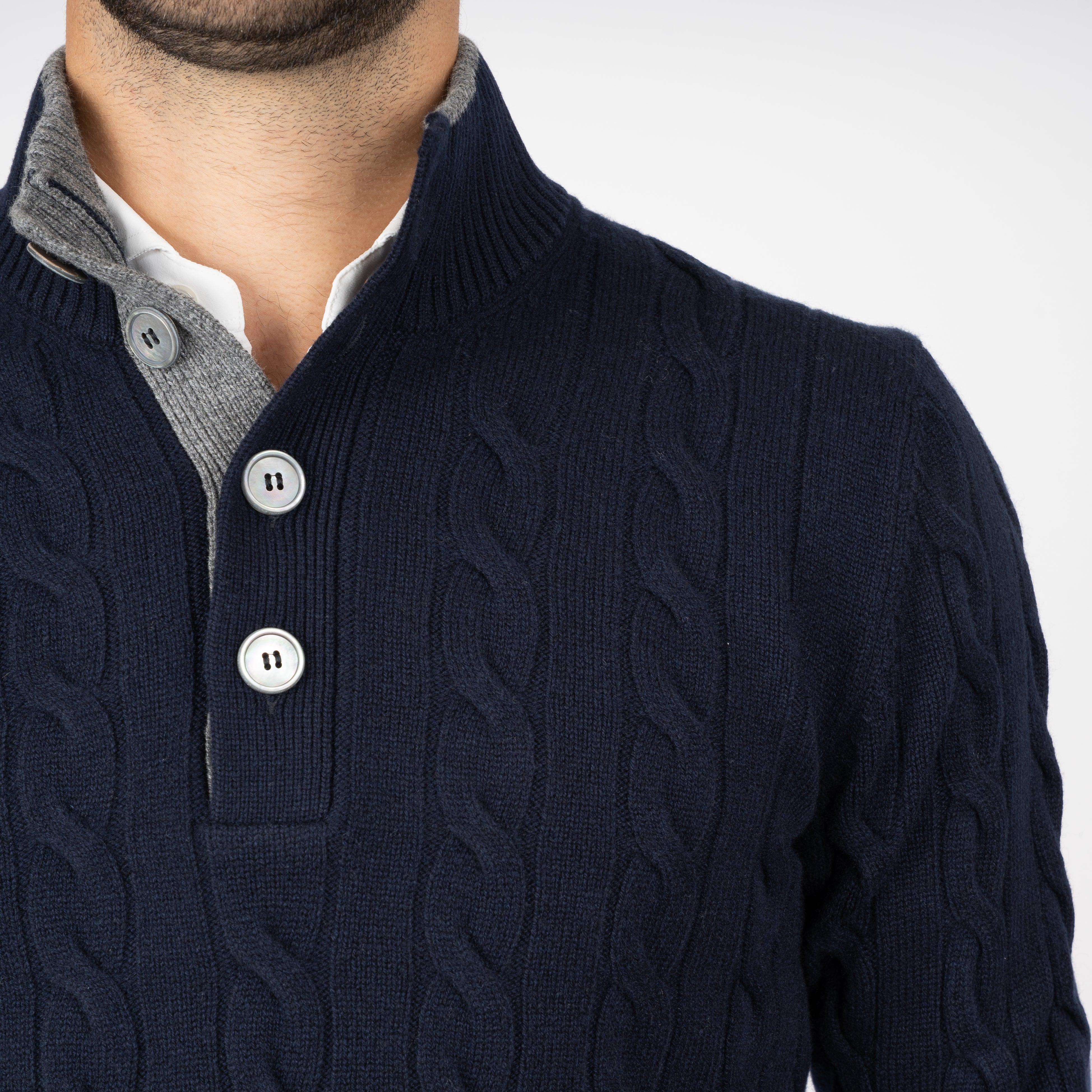Gran Sasso Gebreide Kabeltrui met Knopenlijst Blauw | Cashmere Lana