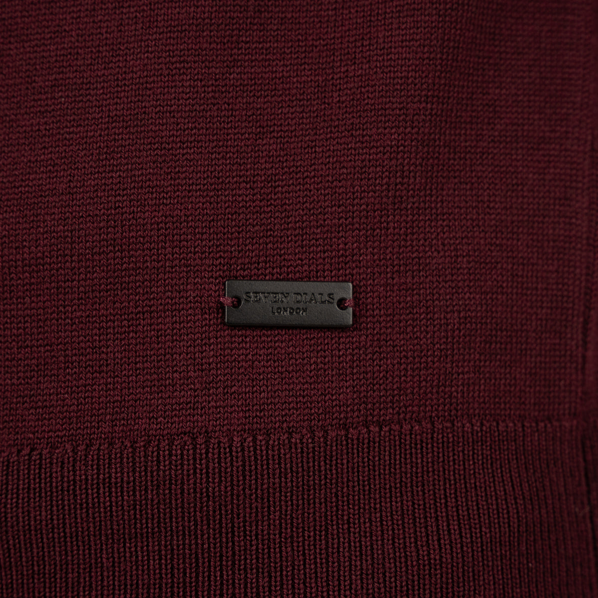 SEVEN DIALS Gebreide Trui met Opstaande Kraag en Knopen Bordeaux Rood | Payton