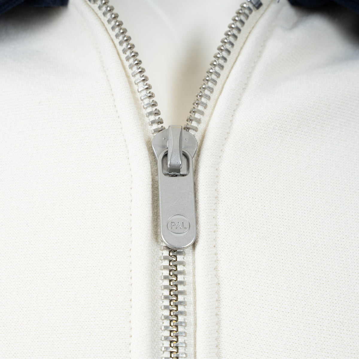 Pal Sporting Goods Sweater met Rits Crème & Blauw | Pre Game