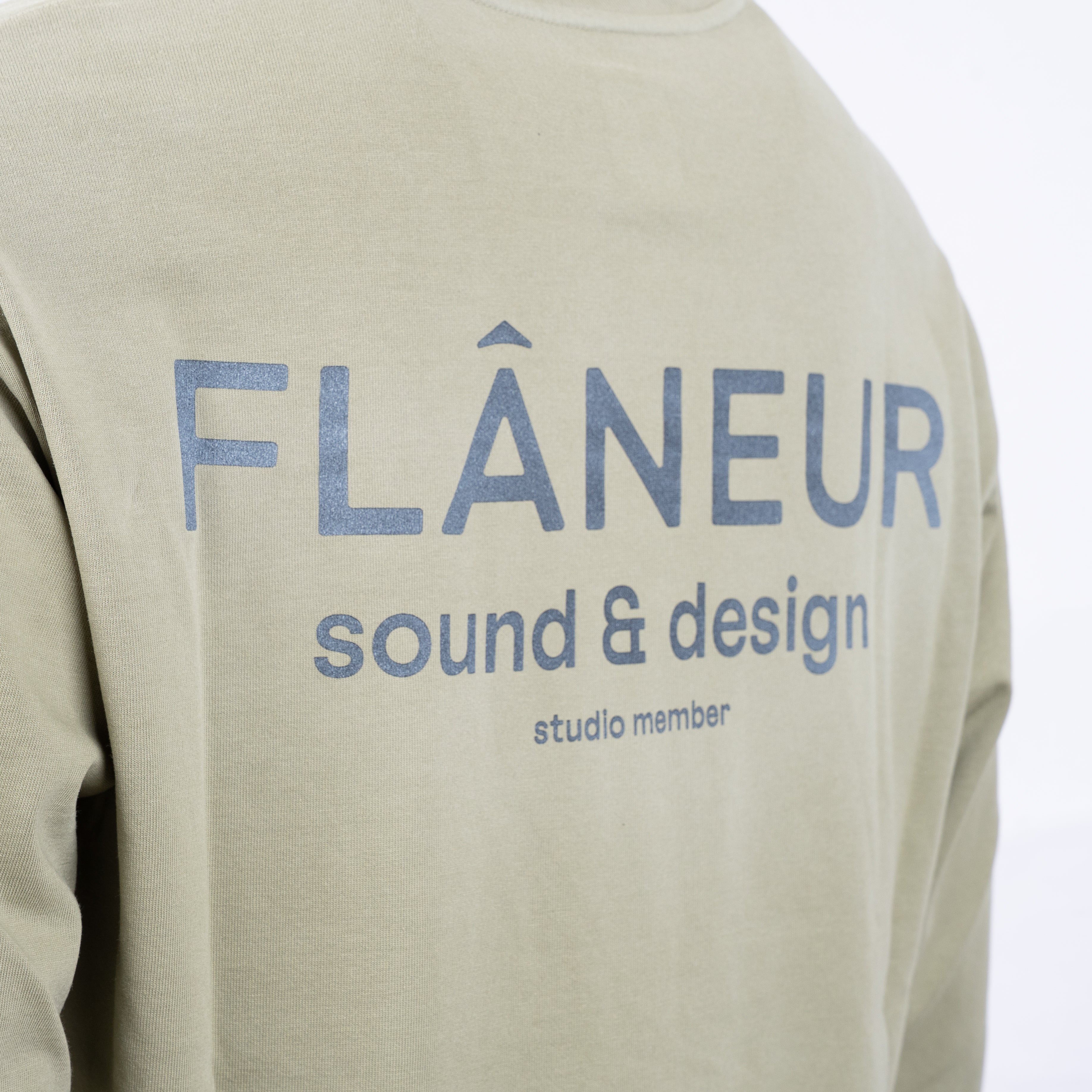 Flaneur Longsleeve Groen | Sound & Design Studio Member