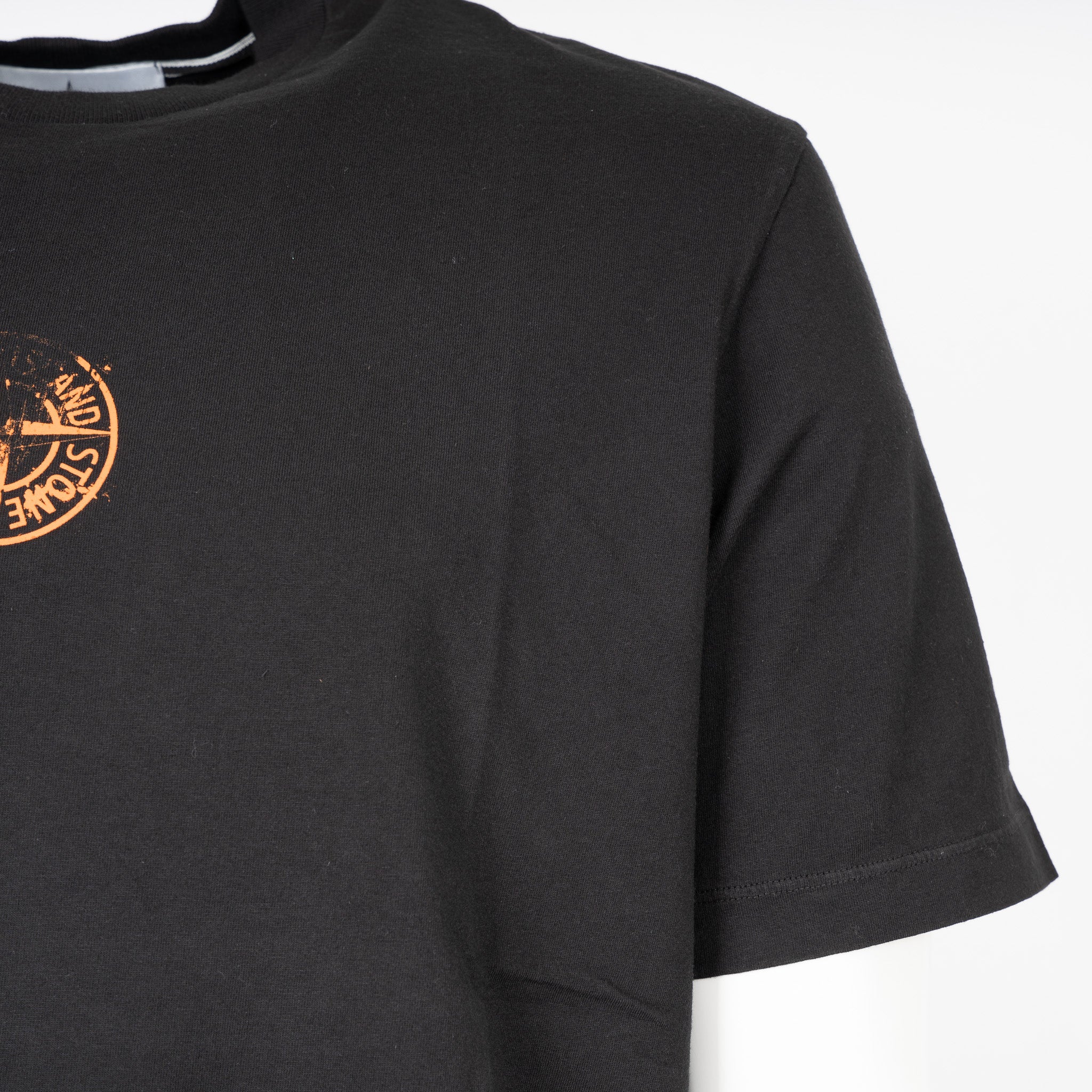 Stone Island T-Shirt Backprint Zwart | Vertical Placement Print