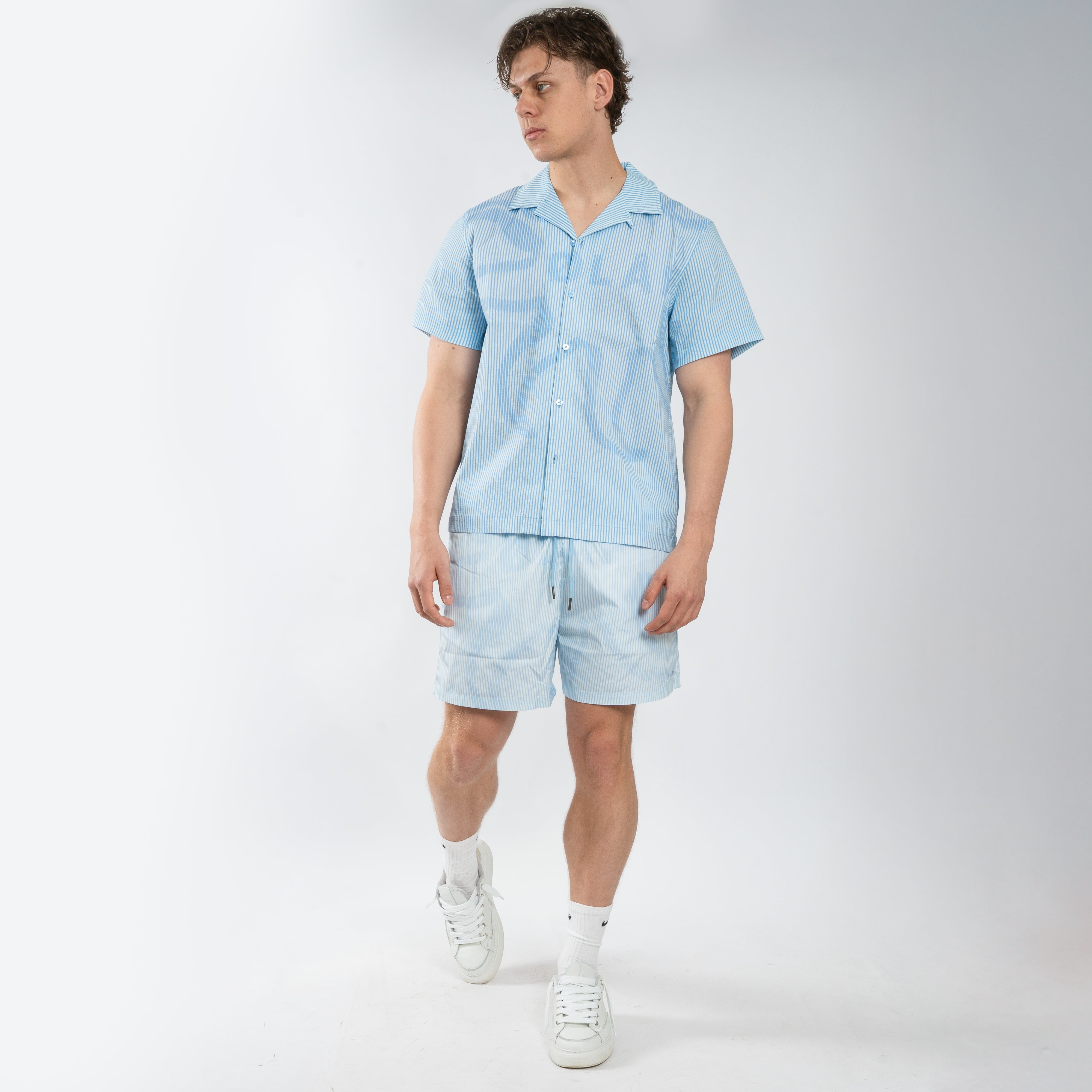 Olaf Korte Mouwen Overhemd Lichtblauw | STRIPE SUN AOP CAMP SHIRT