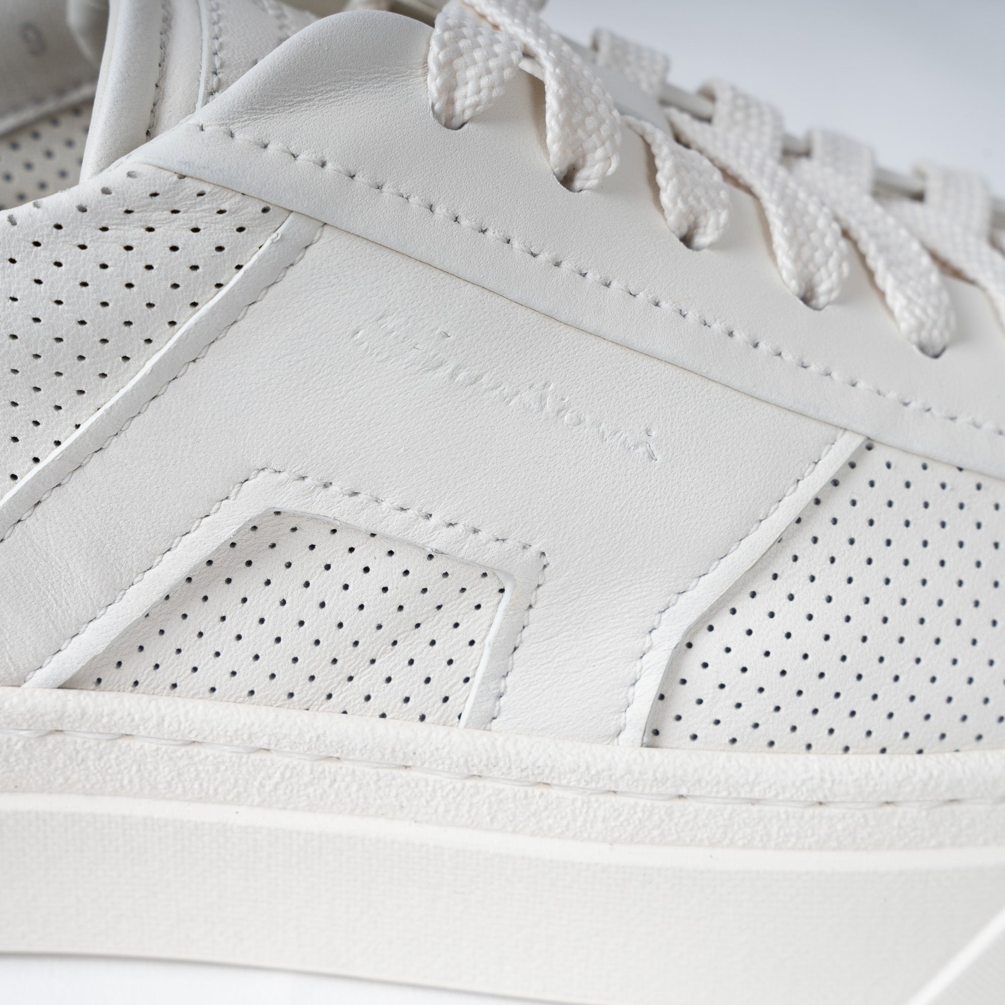 Santoni Sneaker Wit | Double Buckle Perforated