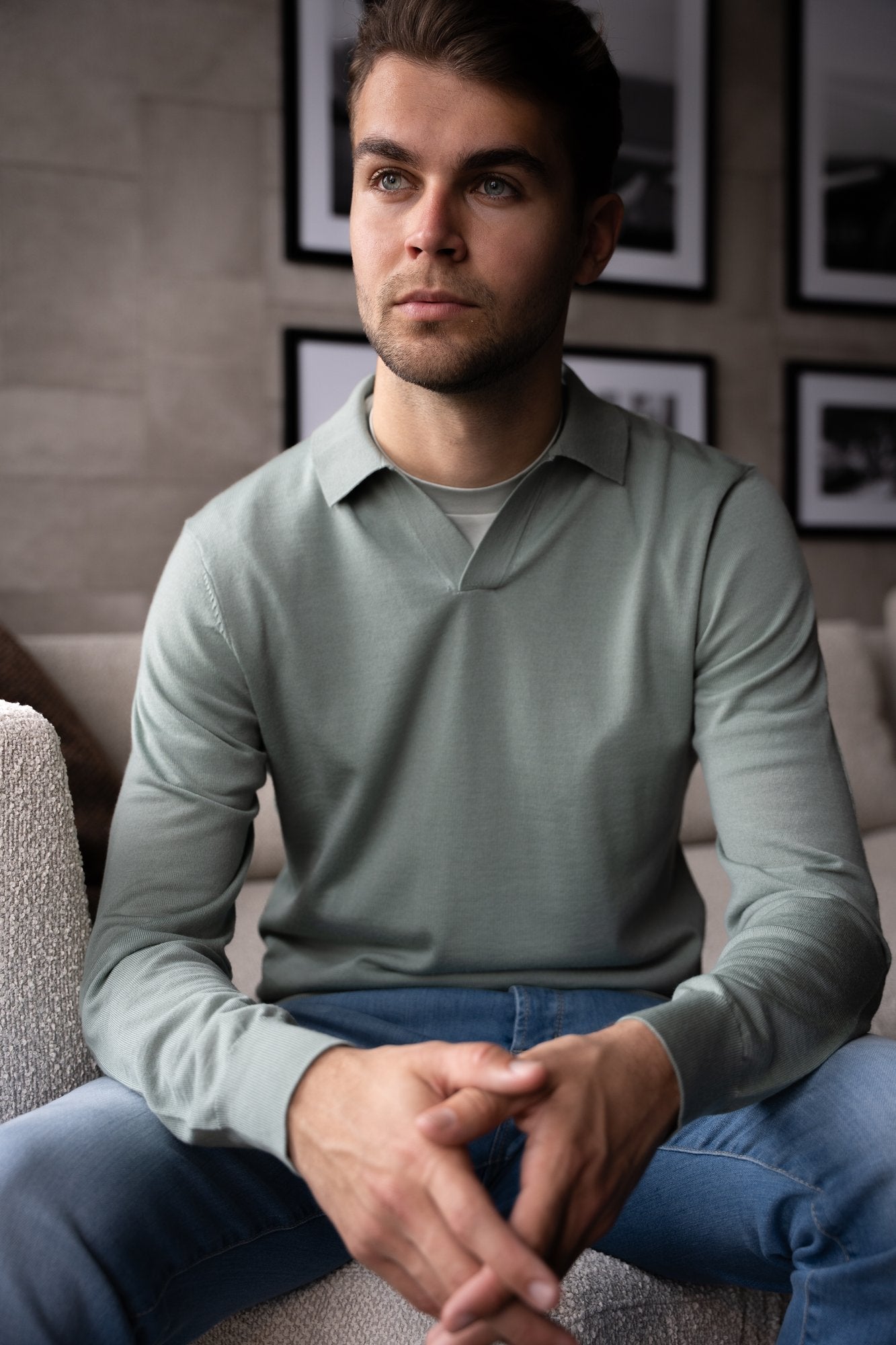 Zachtgroene gebreide trui met buttonless polokraag Seven Dials