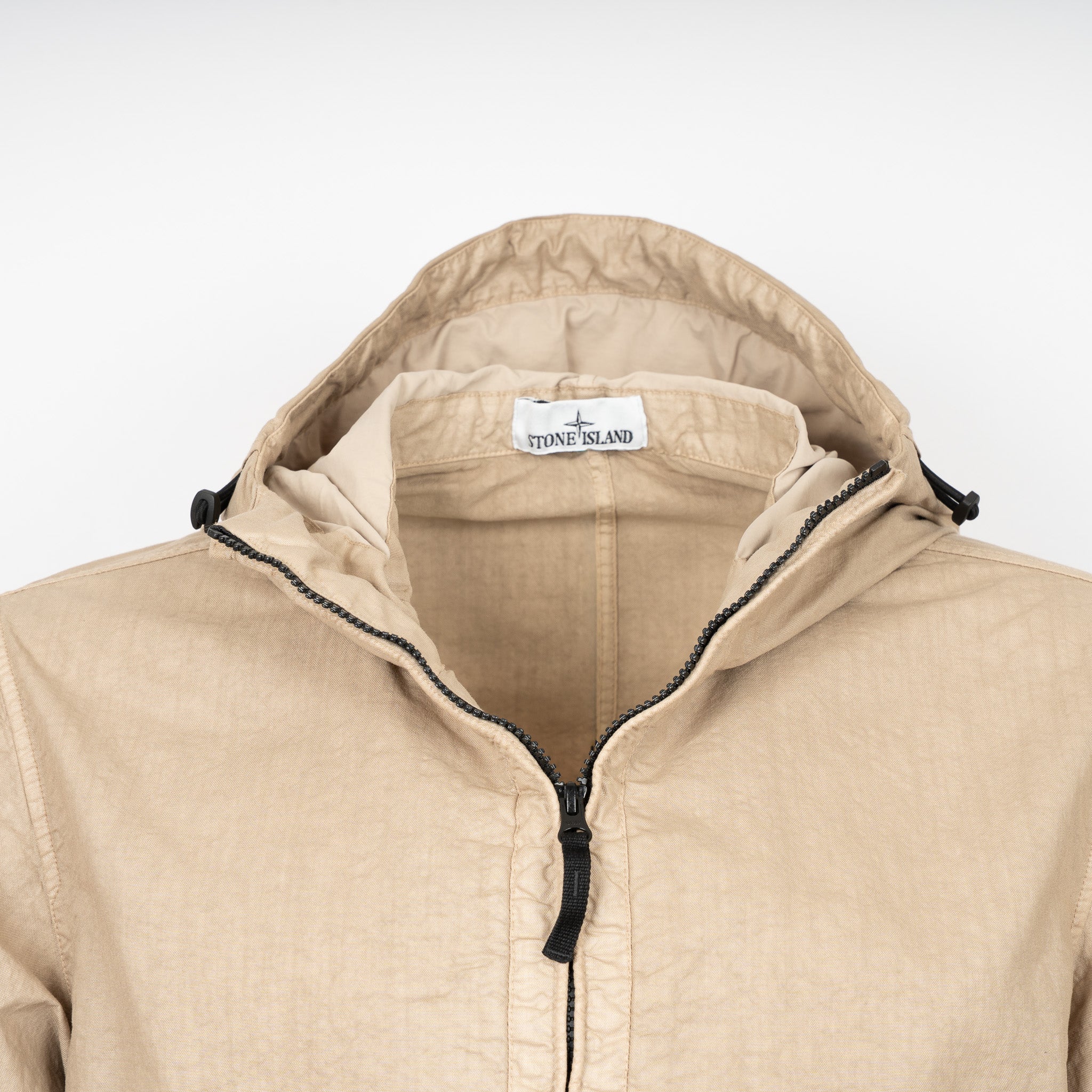 Stone Island Jack Zand | Organic Look Nylon