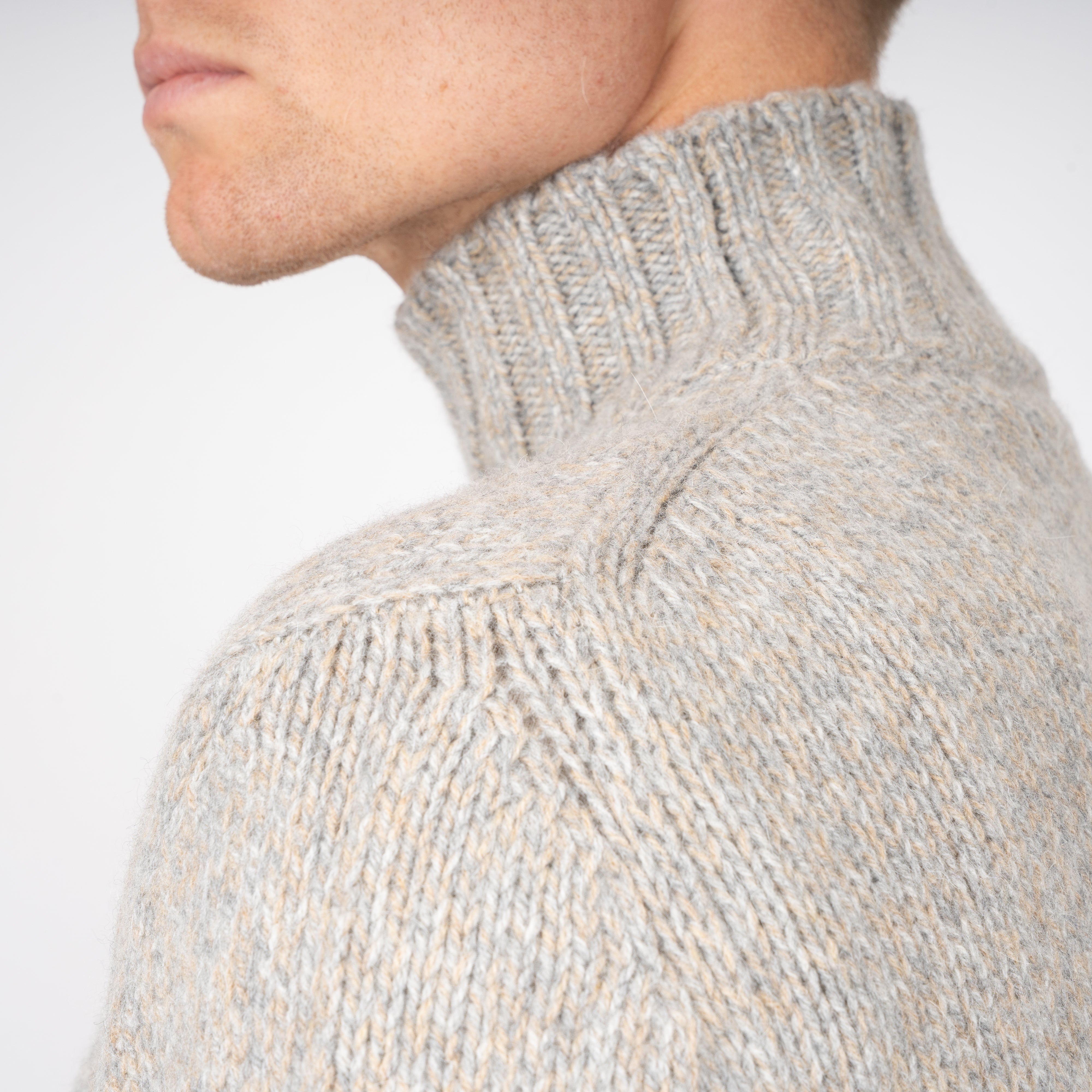 Fedeli Gebreide Turtleneck Trui Beige & Grijs | Onda Baby Alpaca