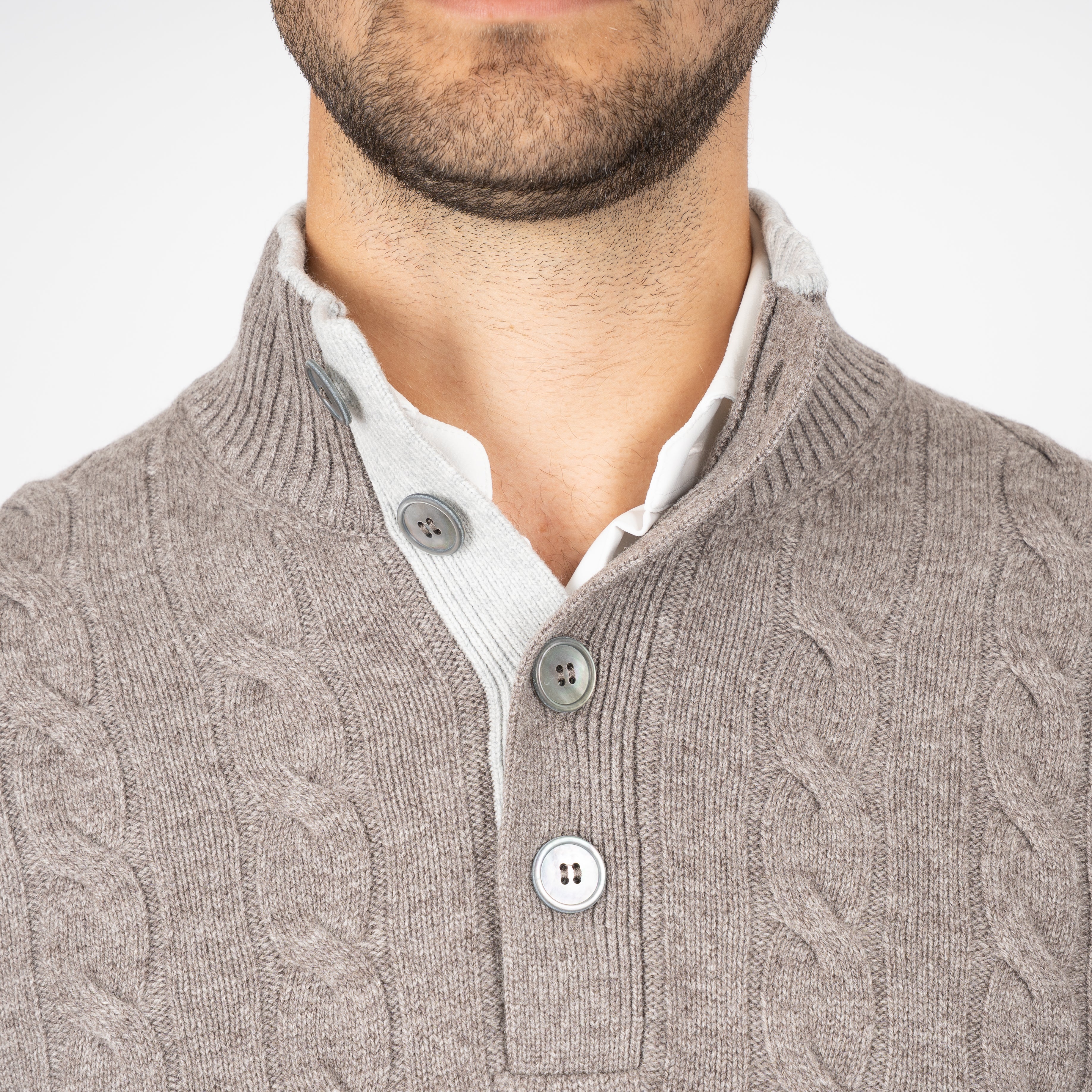 Gran Sasso Gebreide Kabeltrui met Knopenlijst Taupe | Cashmere Lana