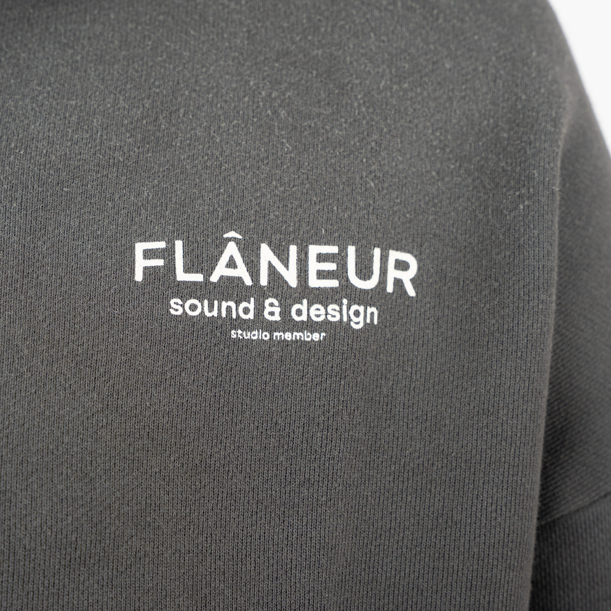 Flaneur Vest Backprint Verwassen Zwart | Sound & Design Studio Member