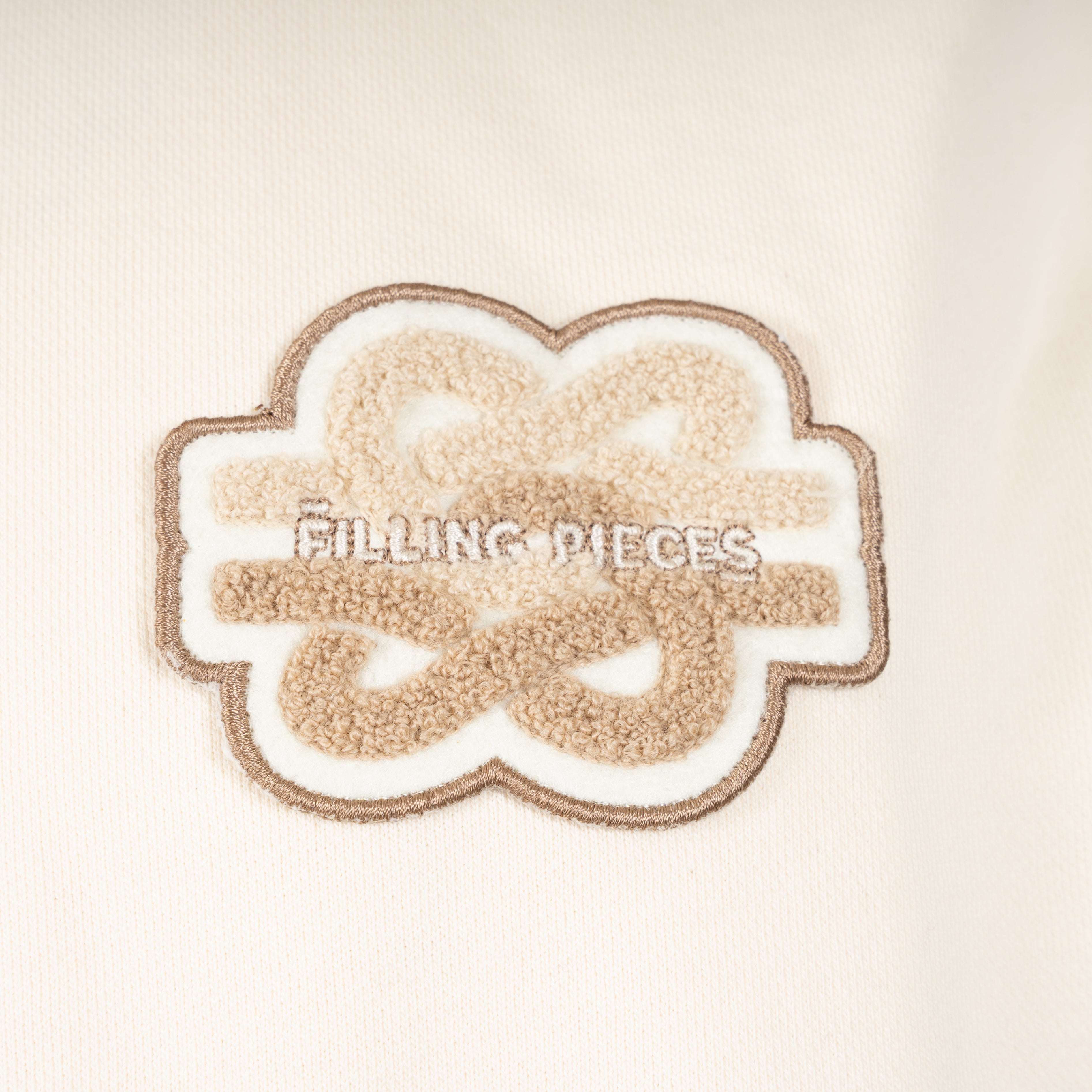 Filling Pieces Sweater Crème | Gowtu Tonal