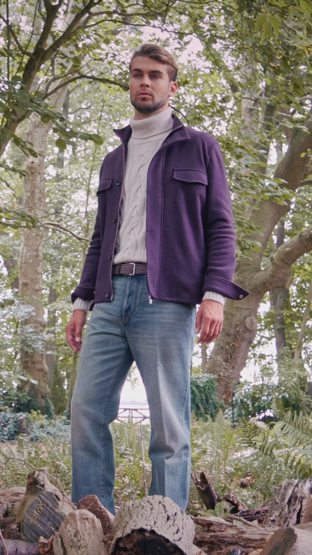 Outfit 17 – Rood Marco Pescarolo overshirt met beige Gran Sasso coltrui en Tenue. jeans – video